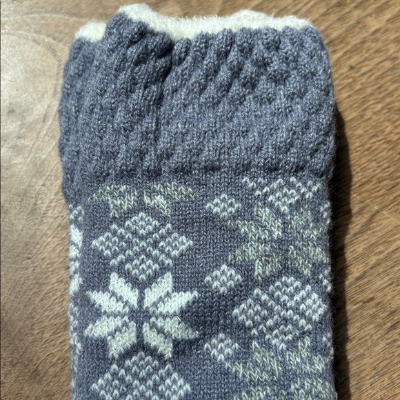Cozy Lodge Sockw NWT 🩵 - Picture 4 of 5